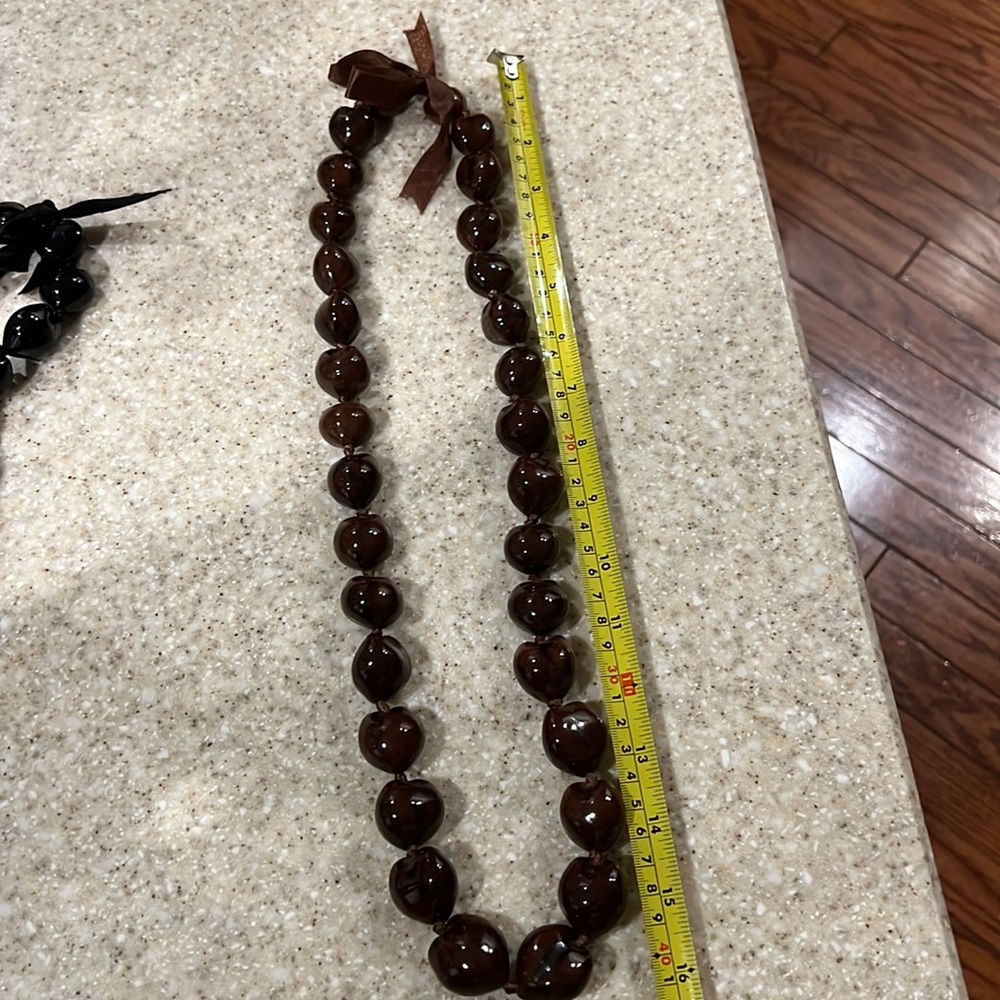 Kukui necklace from Maui   Chocolate color. Excellent condition